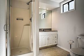 Warm & Inviting Ashland Cottage < Half-mile to SOU