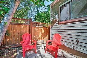 Warm & Inviting Ashland Cottage < Half-mile to SOU