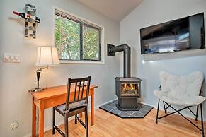 Warm & Inviting Ashland Cottage < Half-mile to SOU