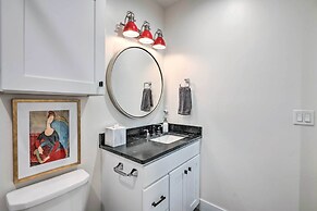 Vibrant Chic Home ~ 20 Mi to Salt Lake City!