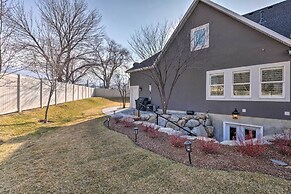 Vibrant Chic Home ~ 20 Mi to Salt Lake City!