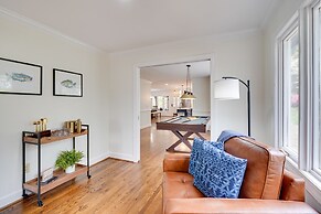 Spacious Waterfront Hyco Lake Retreat w/ Dock!