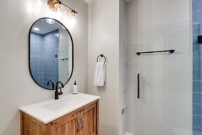 Spacious Waterfront Hyco Lake Retreat w/ Dock!