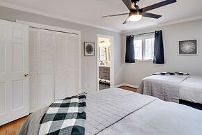 Spacious Waterfront Hyco Lake Retreat w/ Dock!