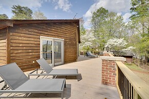Spacious Waterfront Hyco Lake Retreat w/ Dock!