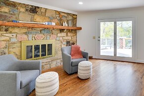 Spacious Waterfront Hyco Lake Retreat w/ Dock!