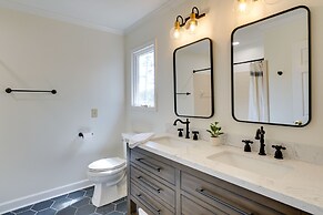 Spacious Waterfront Hyco Lake Retreat w/ Dock!