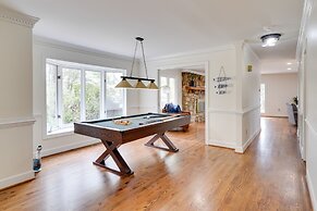 Spacious Waterfront Hyco Lake Retreat w/ Dock!