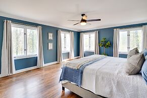 Spacious Waterfront Hyco Lake Retreat w/ Dock!