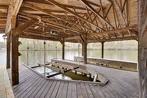 Spacious Waterfront Hyco Lake Retreat w/ Dock!