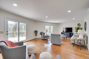 Spacious Waterfront Hyco Lake Retreat w/ Dock!
