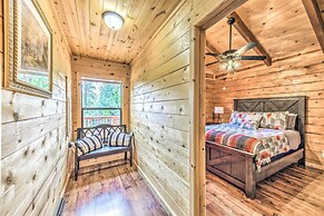 Updated Ruidoso Cabin w/ Spacious Deck & View