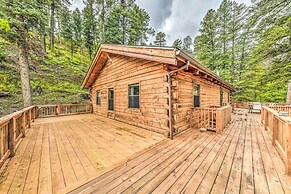 Updated Ruidoso Cabin w/ Spacious Deck & View
