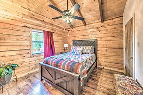 Updated Ruidoso Cabin w/ Spacious Deck & View