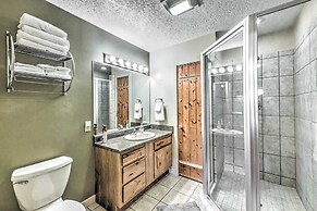 Updated Ruidoso Cabin w/ Spacious Deck & View