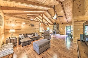 Updated Ruidoso Cabin w/ Spacious Deck & View