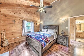 Updated Ruidoso Cabin w/ Spacious Deck & View