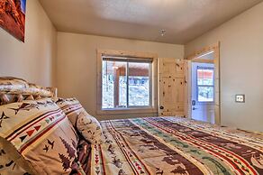 Whistling Woods Cabin: Meadow Views + Gas Grill!