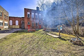 Unique Suite in Refurbished WV Schoolhouse!