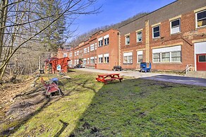 Unique Suite in Refurbished WV Schoolhouse!