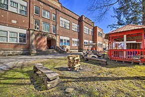 Unique Suite in Refurbished WV Schoolhouse!