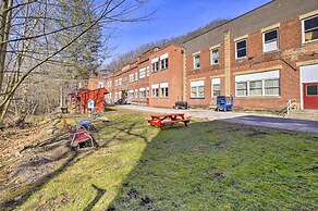 Unique Suite in Refurbished WV Schoolhouse!