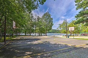 Fire Pit & Community Perks: Blakeslee Cottage!