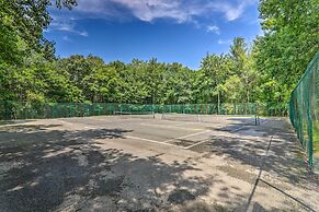 Fire Pit & Community Perks: Blakeslee Cottage!