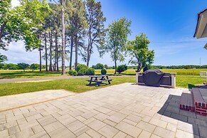 Updated Cape Charles Home ~ 2 Mi to Beachfront!