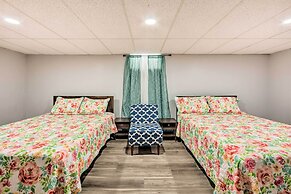 Updated Home w/ Pool Table ~ 4 Mi to Hershey!