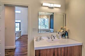 Upscale & Quiet Paducah Retreat on 15 Acres!