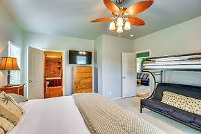 1/2 Mi to Lake Texoma: Home w/ Fire Pit & Grill!