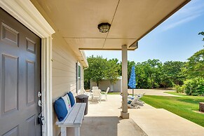 1/2 Mi to Lake Texoma: Home w/ Fire Pit & Grill!