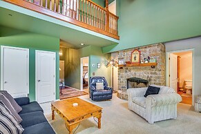 1/2 Mi to Lake Texoma: Home w/ Fire Pit & Grill!