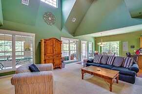 1/2 Mi to Lake Texoma: Home w/ Fire Pit & Grill!