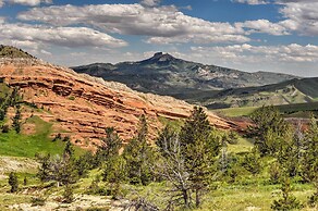 Kayaks & Views: Yellowstone River Lodge in Clark