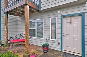 Waterfront Oregon Abode w/ Balcony & Ocean Views!