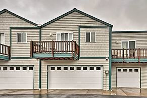 Waterfront Oregon Abode w/ Balcony & Ocean Views!