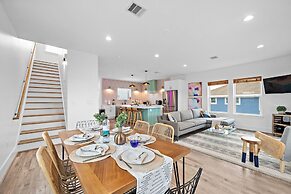 Sun-kissed Swankienda