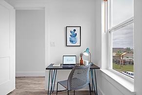 Sun-kissed Swankienda