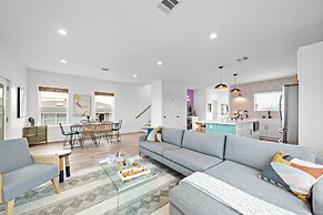 Sun-kissed Swankienda