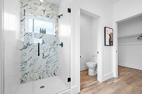 Sun-kissed Swankienda