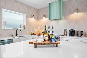 Sun-kissed Swankienda