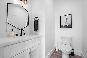 Sun-kissed Swankienda