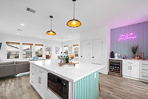 Sun-kissed Swankienda