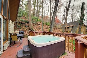 A-frame w/ Hot Tub: Half-mi to Ober Gatlinburg!