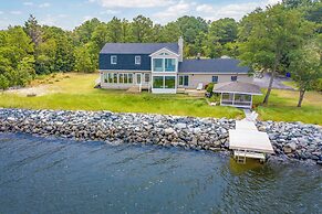 Bayfront Gem w/ Amazing Water Views + Pond!