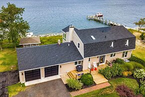 Bayfront Gem w/ Amazing Water Views + Pond!