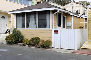 Catalina Island Cottage - Walk to Main St & Beach!
