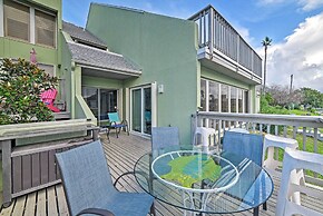 Breezy Corpus Christi Condo w/ Deck + Fishing Dock